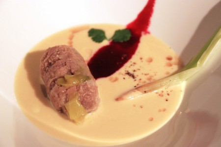 verzini, barbabietola e fonduta di salva