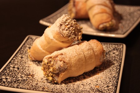 cannolo siciliano con ricotta
