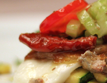 Aringhe, mozzarella, zucchine, sedano, pomodoro e polvere di cappero