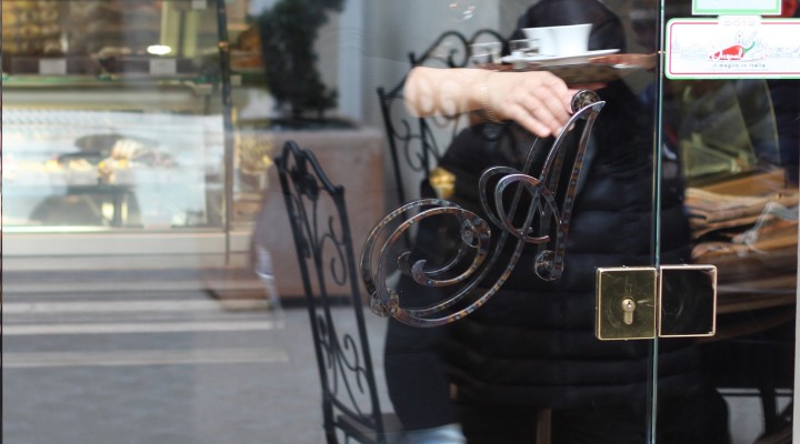 l'ingresso della Pasticceria Andemarian